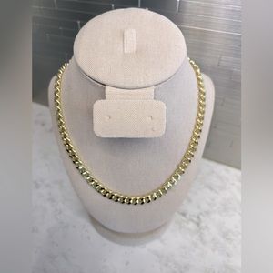 NWOT Gold Hook Chain Necklace